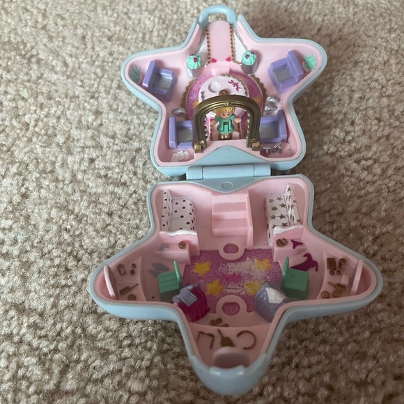 Vintage Bluebird Polly Pocket 1992 Fashion Fun Playset - Picture 2 of 3